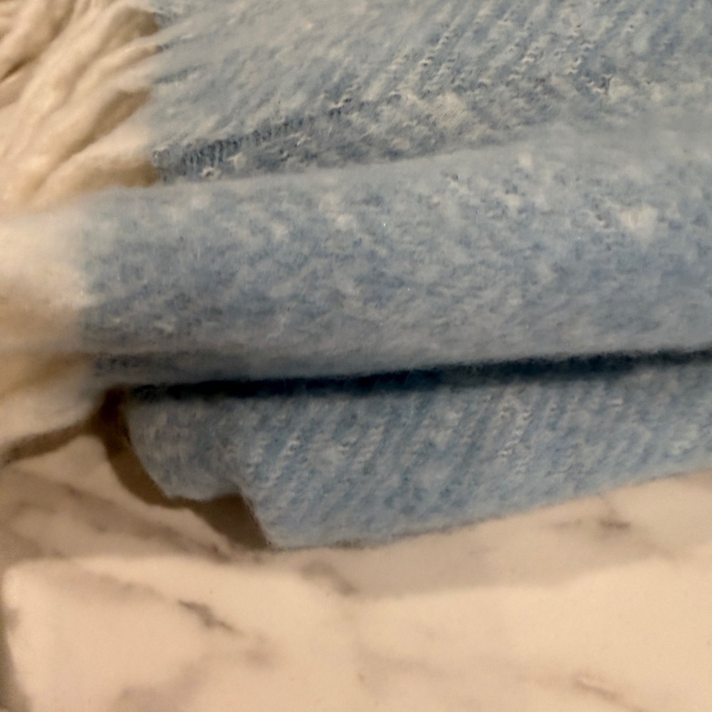 UpWest Soft Blue and Cream throw blanket - Picture 6 of 9